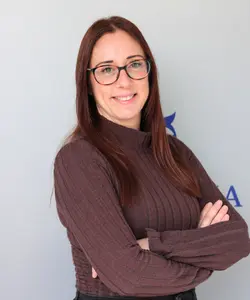 Alicia Granell, asesora experta en trámites administrativos para bajas de vehículos en Tarragona